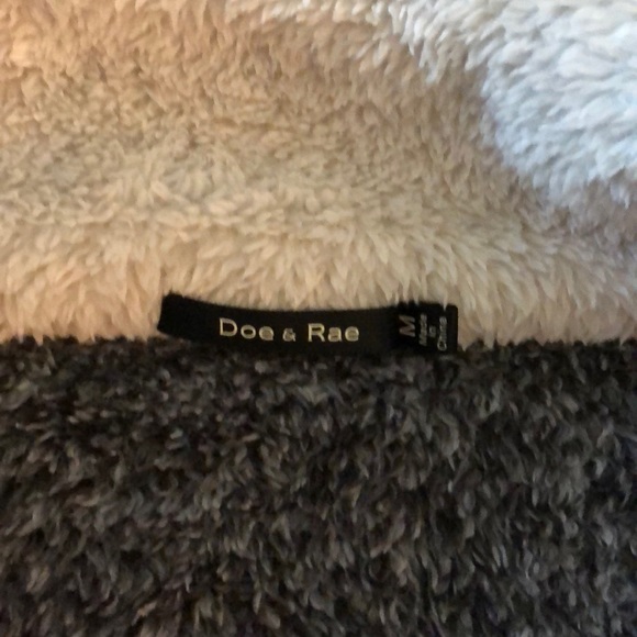 Doe & Rae Pullover - Picture 3 of 4